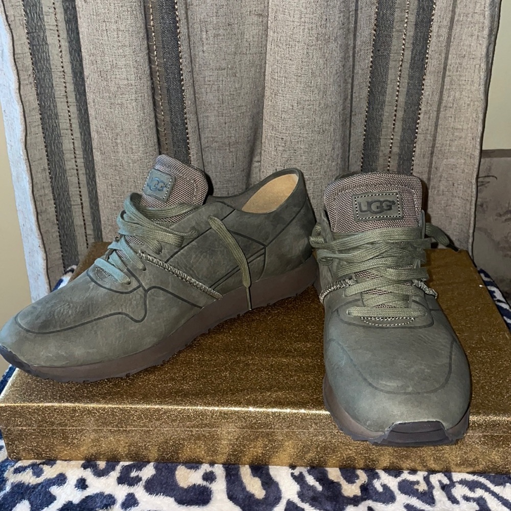 Men UGG size 10
